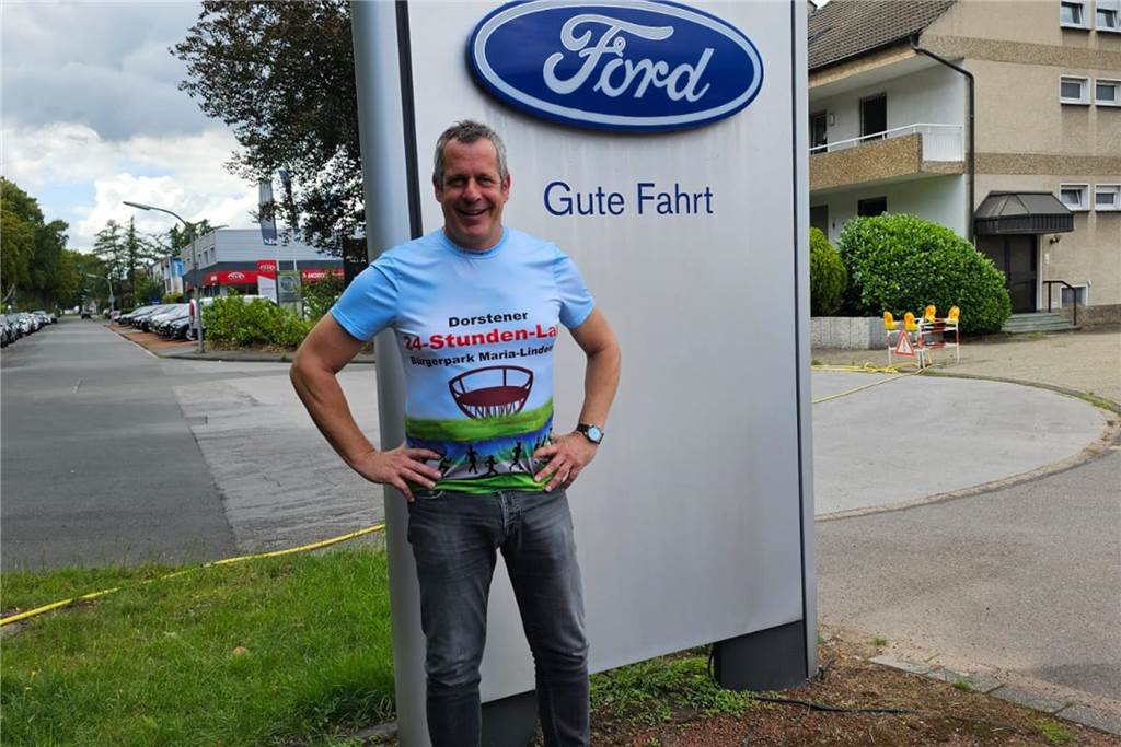 Neues vom 24-Stunden-Lauf: Schon vorab 14.000 Euro für guten Zweck Oliver Sprungmann mit Läufer-Shirt