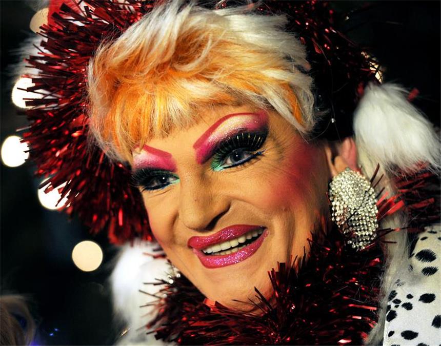 Olivia Jones: "Ich nutze den Shitstorm als Rückenwind" Olivia Jones ist Dragqueen, Kiez-Königin und nun auch Kinderbuch-Autorin.