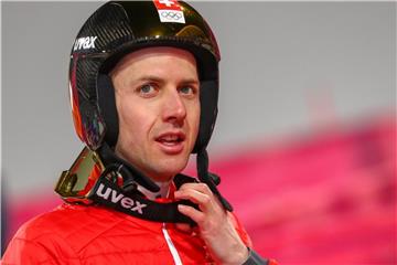 Olympiasieger Simon Ammann springt weiter. Foto: Daniel Karmann