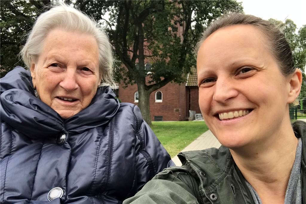 Oma und Enkelin: Anneliese Musial und Alexandra Terhoff