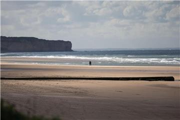 Omaha Beach ist einer der Strände, wo alliierte Truppen im Zweiten Weltkrieg gelandet waren. Foto: Michael Kappeler