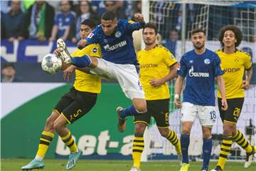 Omar Mascarell (hier im Derby gegen den BVB im Oktober 2019): Ohne den Kapitän im Maschinenraum geriet Schalke in Seenot.