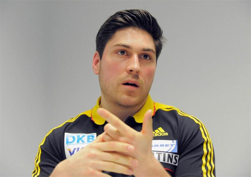 Schwerter Anschieber vor einer schnellen Premiere oMatthias Sommer ehemaliger Leichtathlet und jetzt Bobpilot