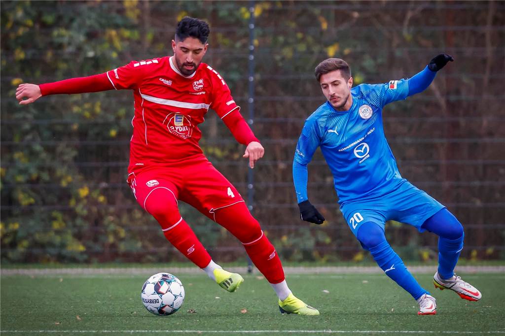 Türkspor-Leistungsträger: Stimmung ist angespannt – jetzt geht es zum Tabellenführer Onur Cenik (l.) spielte in der Jugend für Borussia Dortmund.