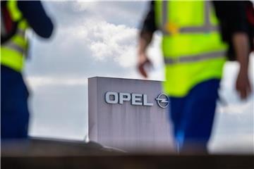 Opel ist im August 2017 vom französischen PSA-Konzern übernommen worden und steckt mitten in einer harten Sanierung. Foto: Andreas Arnold