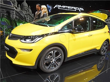 Opels Elektroauto Ampera-E: Kaufwillige Privatkunden müssen sich voraussichtlich bis Ende 2018 oder Anfang 2019 gedulden. Foto: Uli Deck