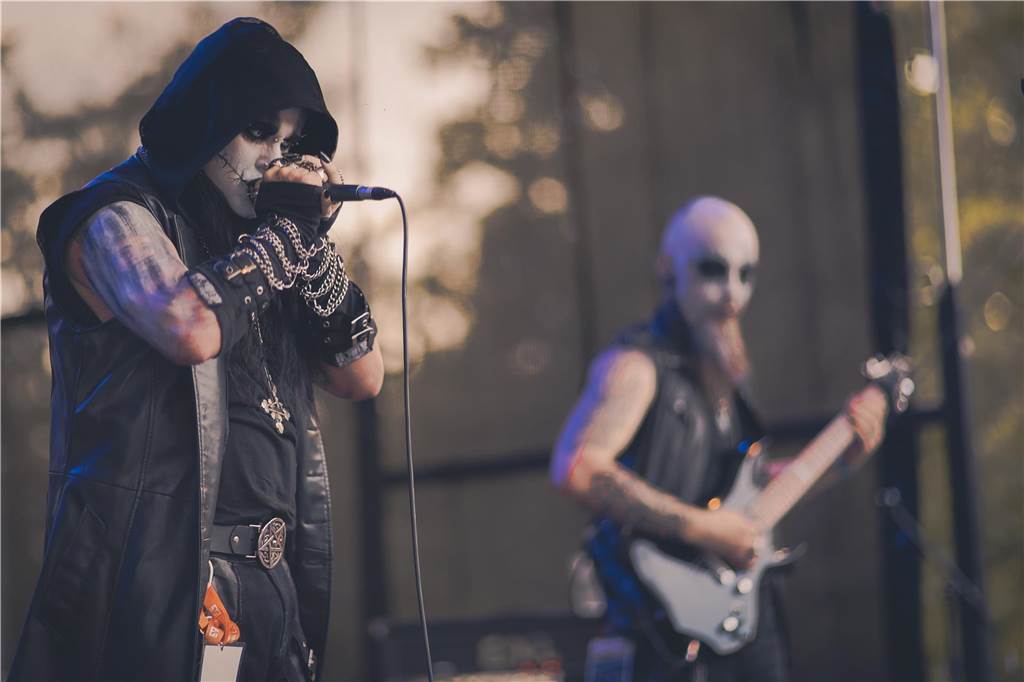 Ordentlich gerockt wurde auf der Alternative Stage am zweiten Tag des Brunnenfests. 