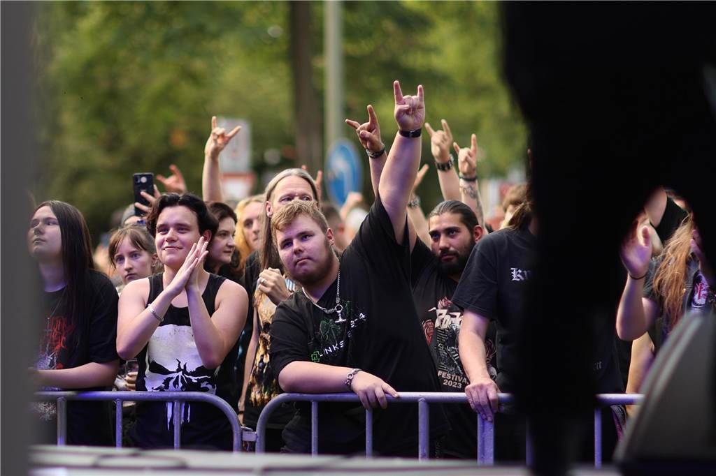Ordentlich gerockt wurde auf der Alternative Stage am zweiten Tag des Brunnenfests. 