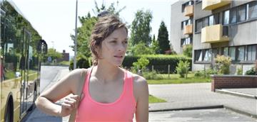 Oscar-Preisträgerin Marion Cotillard ist Sandra.