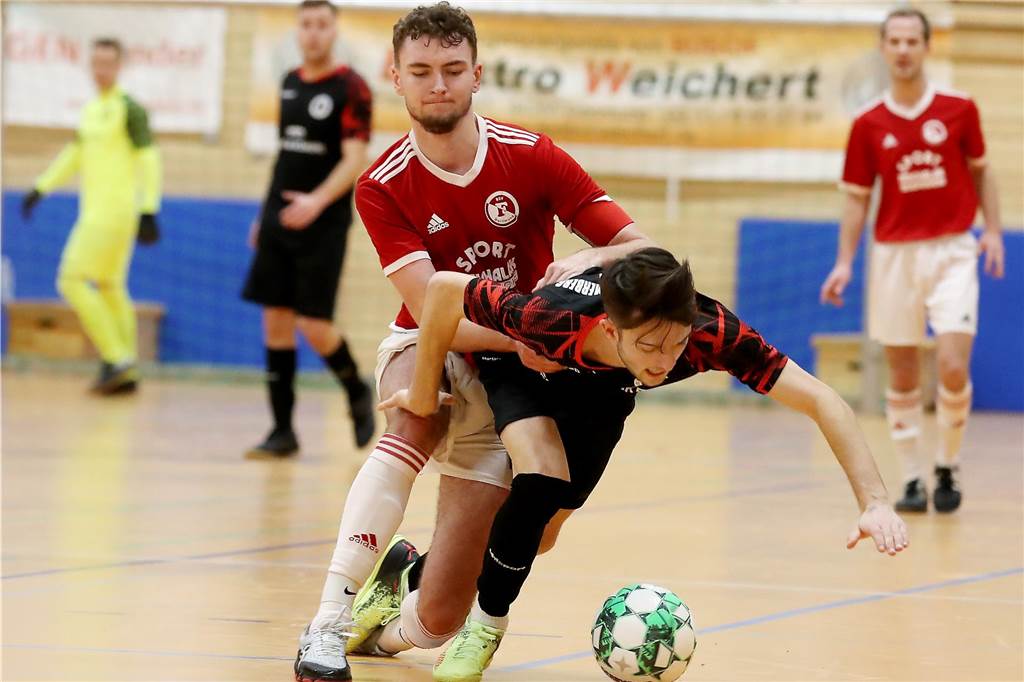 Oskar Krohn (l.) wechselt vom BSV Fortuna zum TuS Eichlinghofen.