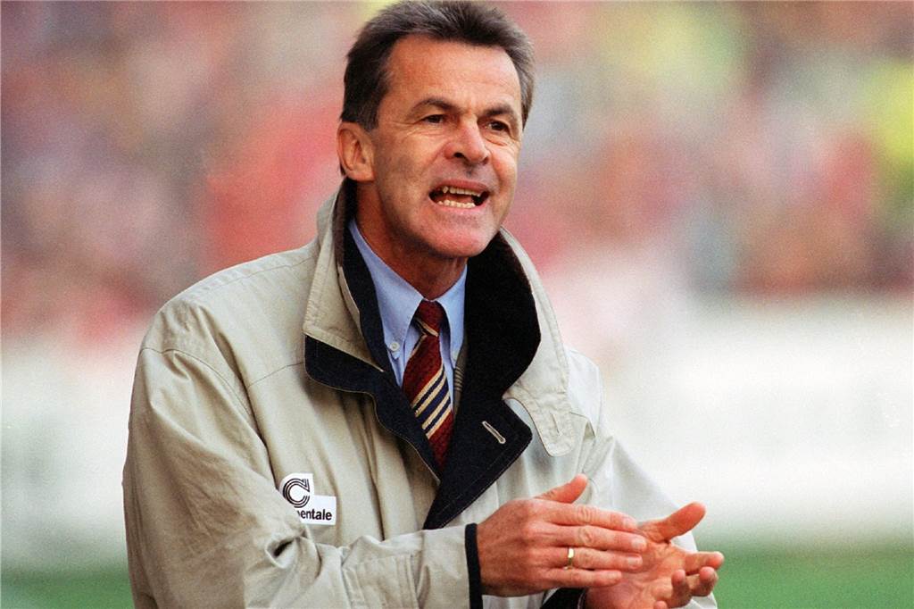 Ex-BVB-Manager Michael Meier im Interview: „Das nenne ich strategisch sehr gute Arbeit“ Ottmar Hitzfeld klatscht in die Hände.