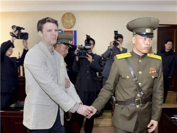 Otto Warmbier bei seinem Prozess in Pjöngjang. Der Student aus dem US-Bundesstaat Ohio ist gestorben, nachdem er monatelang in einem Straflager in Nordkorea im Koma lag.