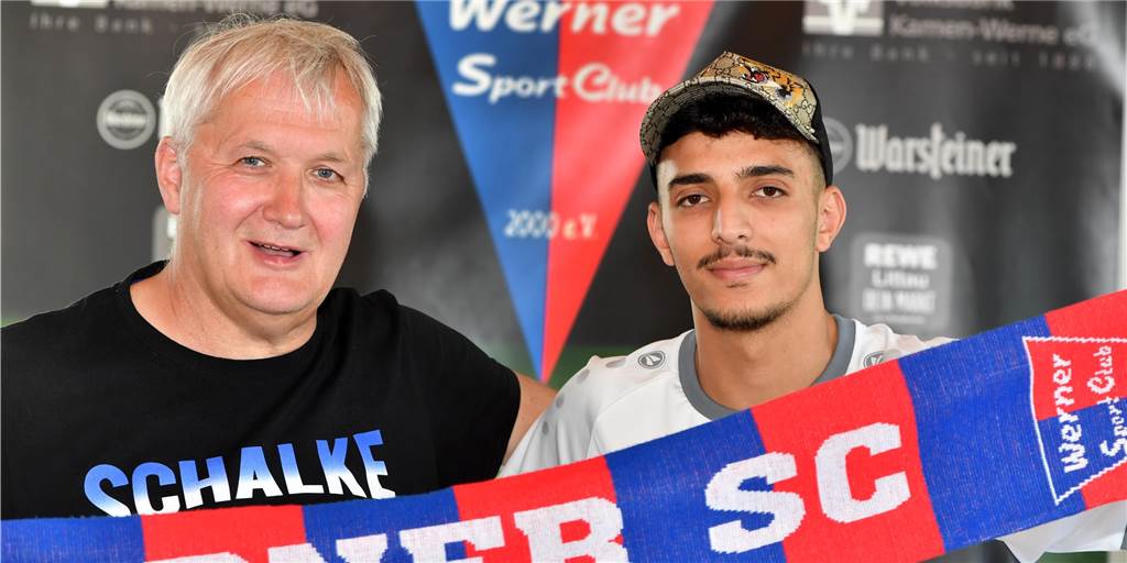Aufstieg als Ziel: Neuzugang Oussama Daoudi will mit dem Werner SC in die Westfalenliga Oussama Daoudi (r.) möchte bei Thomas Overmanns (l.) Werner SC Stammspieler werden.