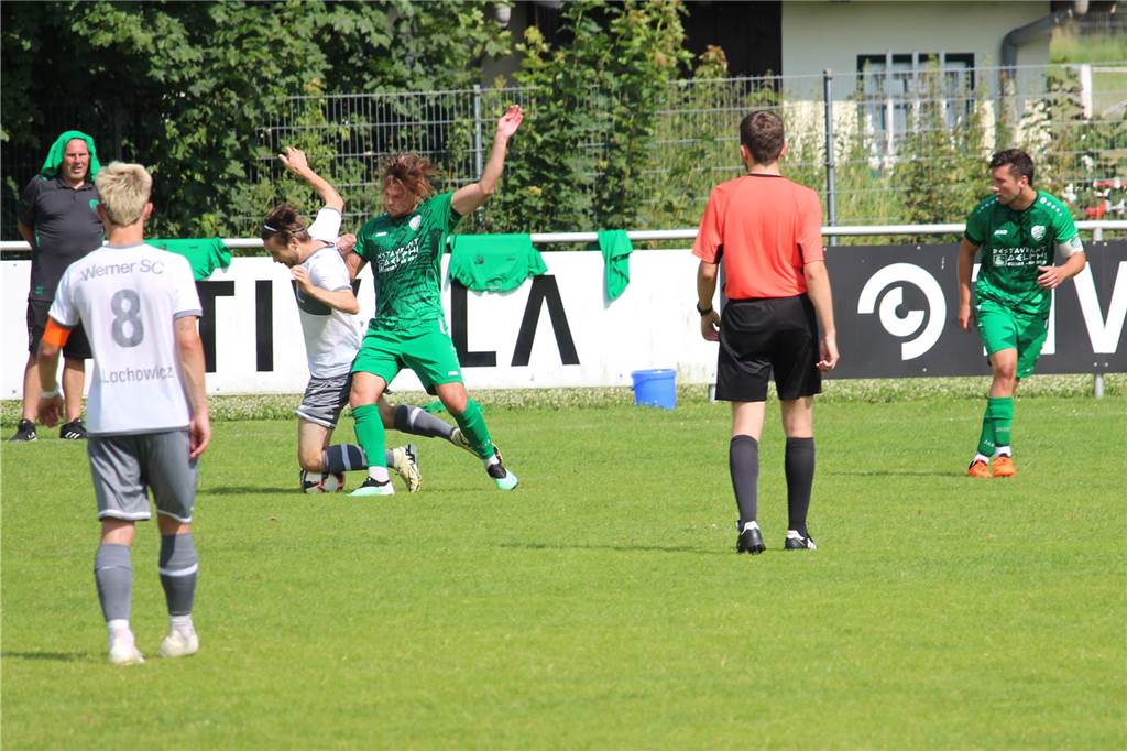 Packende Zweikämpfe gab es im Duell des Werner SC mit den Gastgebern