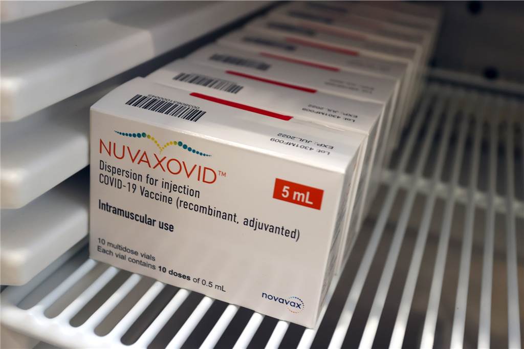 Kreis will Impfstellen schließen - nicht alle Städte sind damit einverstanden Packungen des Impfstoffs von Novavax bleiben unangetastet.