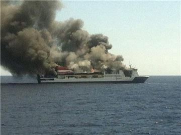 Panik auf einer Mallorca-Fähre. Auf hoher See bricht plötzlich ein Feuer aus, das sich rasch ausbreitet. Foto: Passenger / Handout