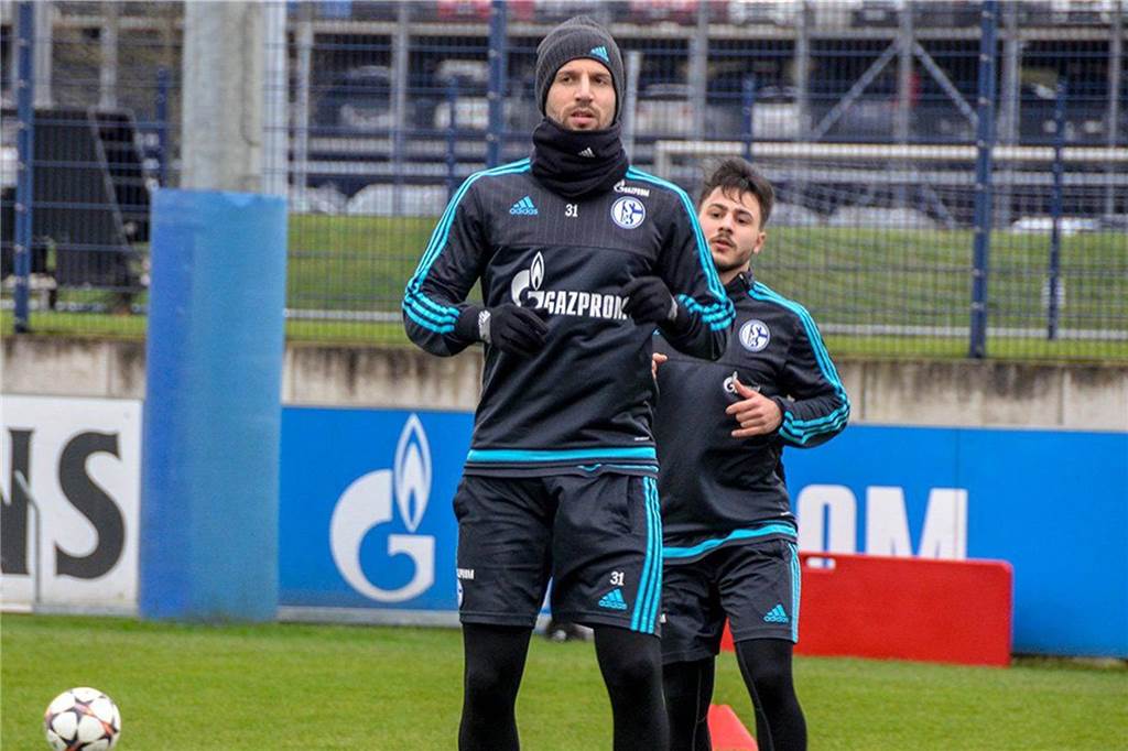 Pantelis Sachpatzidis (hinten) hier mit dem ehemaligen Schalker Profi Matija Nastasic auf dem Bergerfeld.
