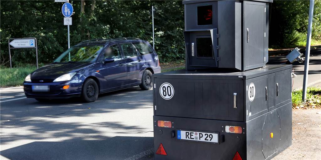 64 Mess-Stellen: In Haltern blitzt der Kreis besonders häufig Panzerblitzer Paul unterstützt die mobilen Geschwindigkeitskontrollen des Kreises in Haltern. An der Marler Straße (Foto) löst er besonders oft aus.