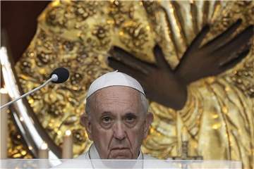 Papst Franziskus spricht in Vilnius. Foto: Andrew Medichini/AP