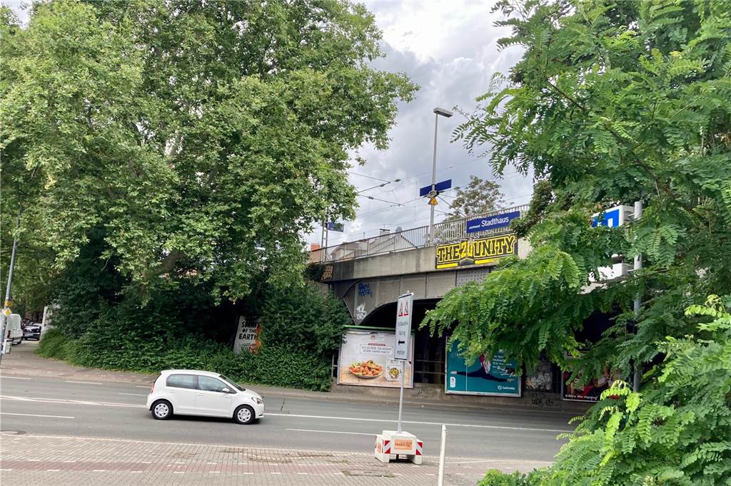 3 Millionen pro Kilometer: Radschnellweg in Dortmund wird deutlich teurer Parallel zur S-Bahn-Brücke soll der RS1 die Ruhrallee überqueren.