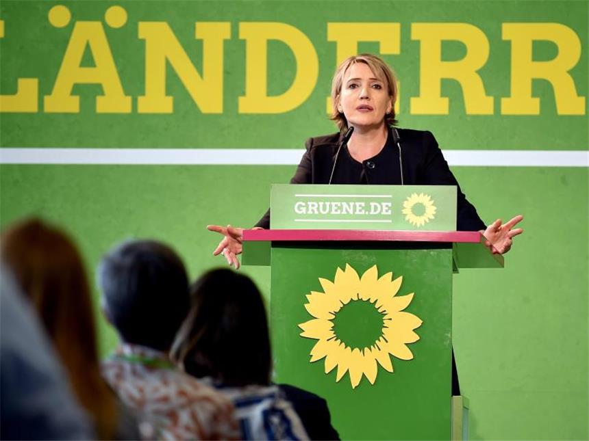 Grüne sagen offiziell Ja zu Jamaika-Gesprächen Parteichefin Simone Peter: "Wir werden uns nicht mit Plattitüden und Absichtserklärungen in diesen Verhandlungen abspeisen lassen." Foto: Britta Pedersen