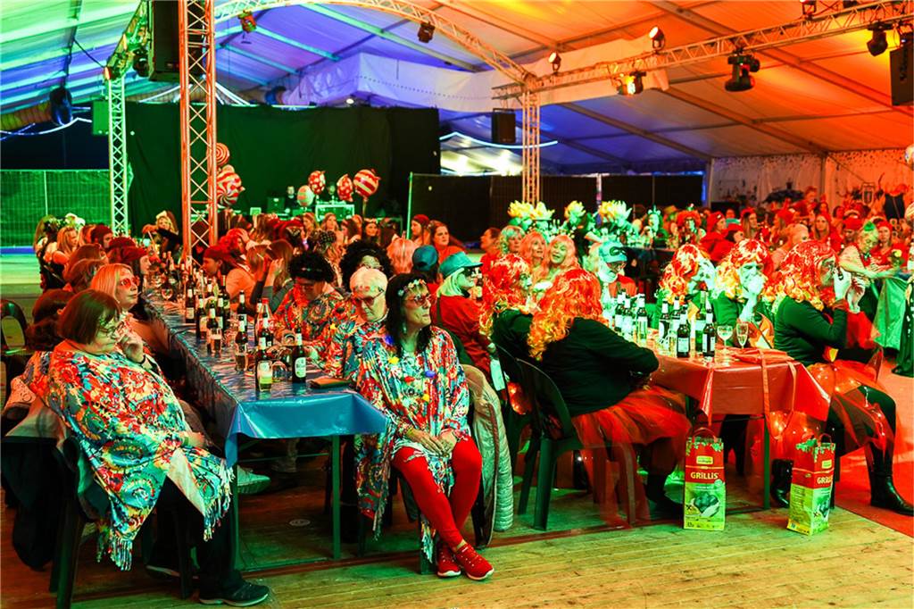 Karnaval in Wüllen