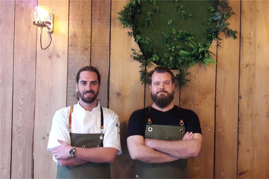 Pascal Hinz und Adrian Busch in ihrem neuen Restaurant "Sachte".