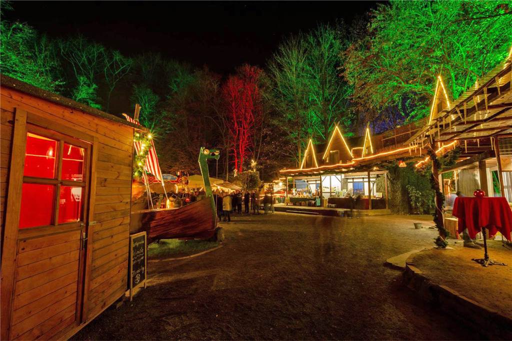 Stöbern und Schlemmen auf der Freilichtbühne Werne beim Adventsmarkt Passend zum 1. Advent veranstaltet die Freilichtbühne Werne am 2. und 3. Dezember ihren beliebten Adventmarkt.