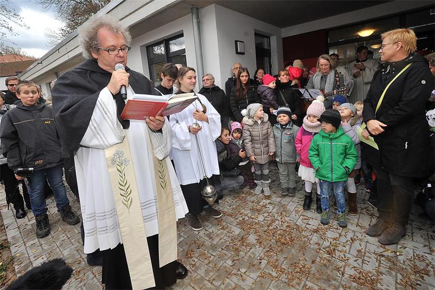 Pastor Winfried Grohsmann sprach bei der Einweihung der neuen Kita der St. Lambertus-Gemeinde.