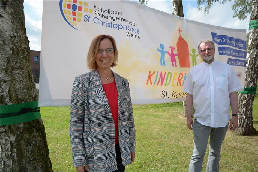 St. Konrad: In Wernes neuer „Kinderkirche“ darf es auch mal laut werden Pastoralreferentin Pia Gunnemann und Pfarrdechant Jürgen Schäfer stellten das Programm der Kinderkirche in St. Konrad vor.