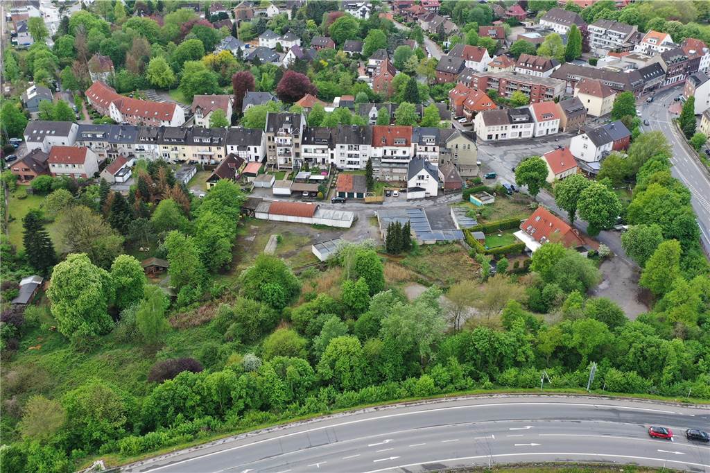 Bis zu 170 neue Wohnungen sind am Pastors Kamp in Haltern geplant Pastors Kamp ist ein Gebiet in Toplage, aber künftige Bewohner vor Lärm zu schützen, ist eine besondere Herausforderung. 20.000 Fahrzeuge passieren täglich den Recklinghäuser Damm (im Vordergrund).