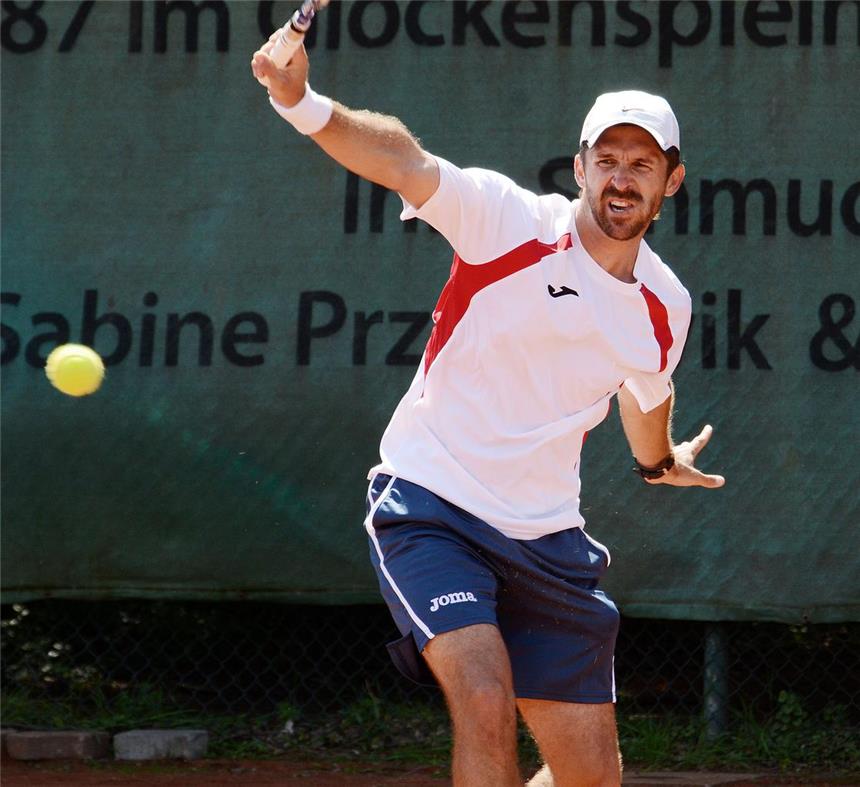 Dorstener TC feiert wichtigen Sieg Pat Ganet gewann sein Einzel mit 6:3 und 6:2.