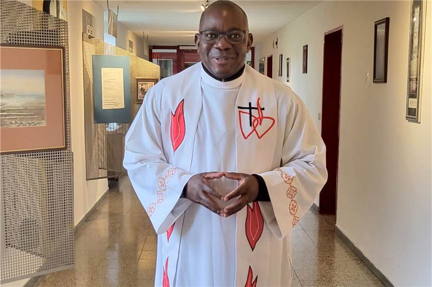 Pater Adalbert Mantubu: Projekt führte ihn vom Kongo nach Lünen Pater Adalbert Mantubu gehört seit Anfang Januar zum Seelsorger-Team der St. Marien-Gemeinde.