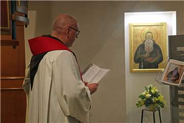 Pater Christophorus Goedereis hat die Ikone von Anicet Koplin gesegnet. Acht Jahre lang war der Kapuzinerpater als Seelsorger in Werne tätig. Im Segnungsgottesdienst kommentiere Goedereis auch den aktuellen Missbrauchsskandal in der katholischen Kirche.