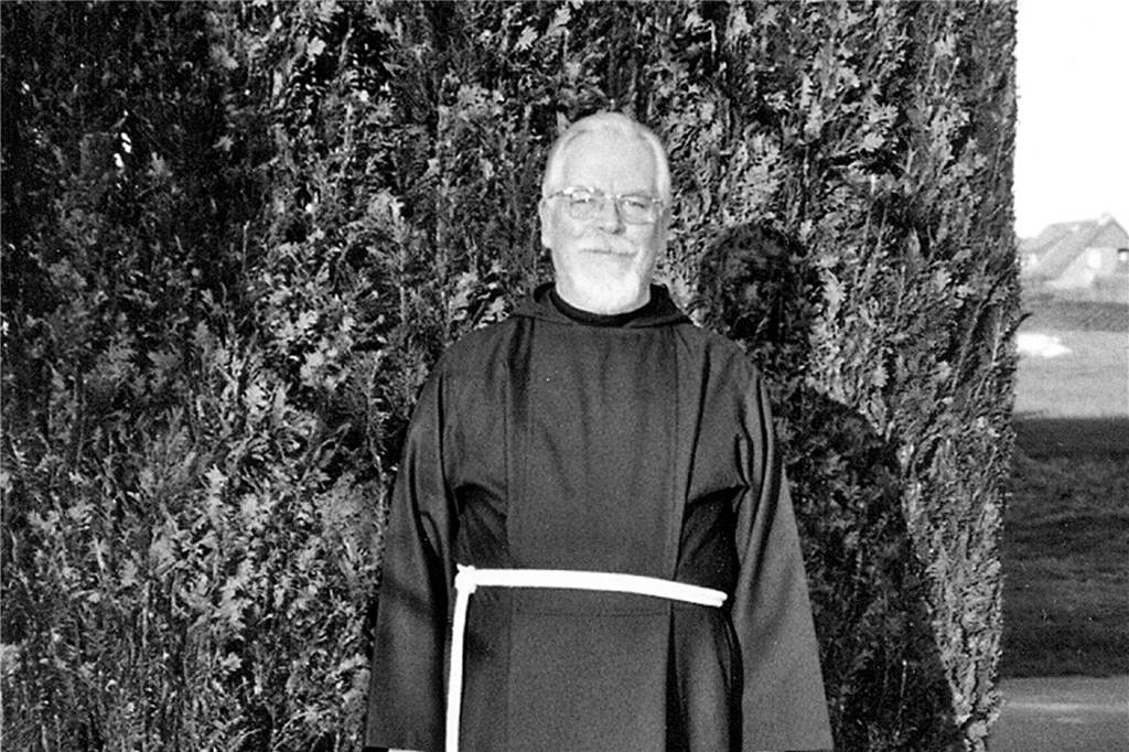 Pater Fredegand Köhling ist mit 87 Jahren gestorben. Er wuchs in Werne auf und wird hier begraben.