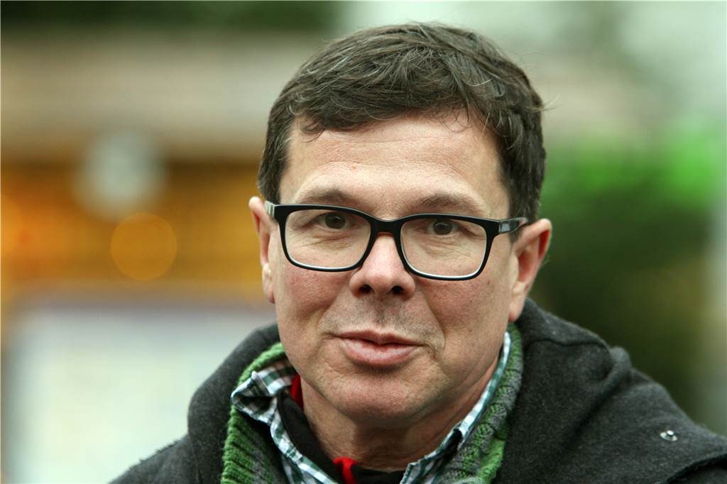 Weihnachtsmarkt in Dortmund: Schausteller treiben ihre Planungen voran Patrick Arens ist Sprecher der Dortmunder Schausteller. Er war in der vergangenen Woche bei einem Treffen mit NRW-Gesundheitsminister Karl-Josef Laumann und geht davon aus, das Mitte September mit den Detailplanungen für den Weihnachtsmarkt begonnen werden kann.