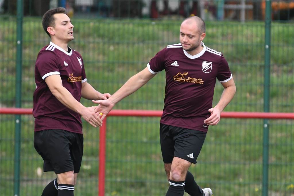 Arminia Ickern verpflichtet fünf Rückkehrer: Einer wird neuer Vorstand Patrick Höfener (r) kehrt von der SG Victoria/Sportfreunde zur Arminia Ickern zurück - und ist dort Vorsitzender.