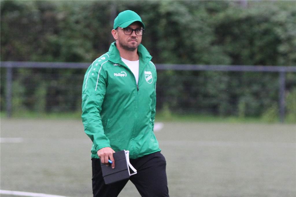 Teutonia Waltrop schließt Kaderlücke mit Spieler vom SuS Olfen Patrick Linnemann ist überzeugt, dass sich Jonas Brinkbäumer noch weiterentwickeln wird.