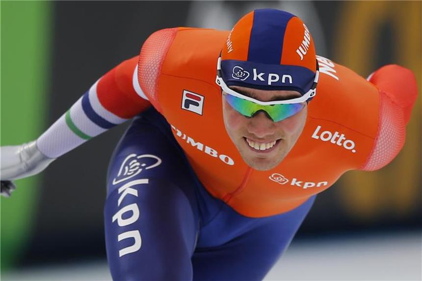 Roest Überraschungs-Weltmeister im Eisschnelllauf-Mehrkampf Patrick Roest sicherte sich den WM-Titel im Mehrkampf. Foto: Peter Dejong/AP