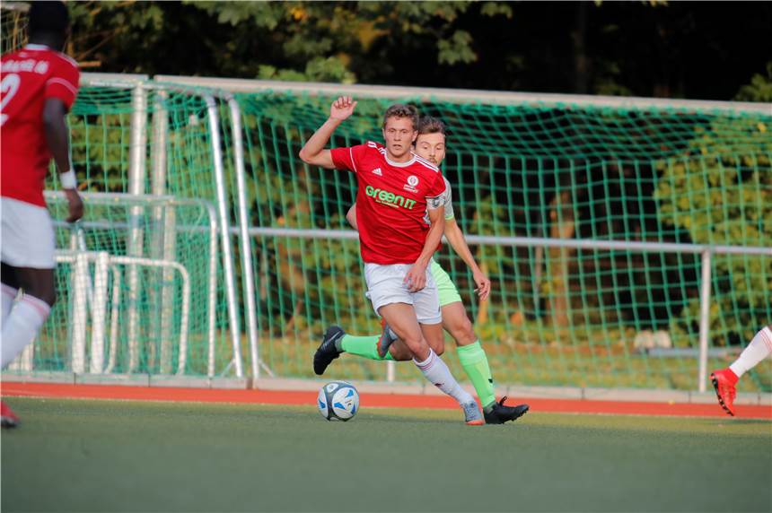 Patrick Sacher hat die Oberliga kennengelernt, eine EM gespielt und ist nun zurück in Brackel Patrick Sacher im Trikot seines neuen alten Vereins.