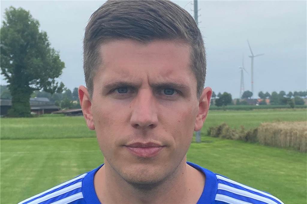 Heerener Personalkarussell in Schwung: Barnefeld fällt aus - Ex-Kicker kehrt zurück Patrick Schäfer ist wieder da: Der Mittelfeldspieler wohnt ab Oktober wieder in Heeren und steht dem BSV wieder zur Verfügung.