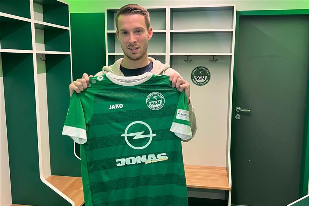 Hochkarätiger Neuzugang für die SG Massen Patrick Schmidt trägt künftig das Trikot der SG Massen.