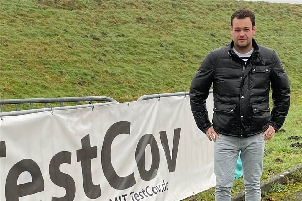 Abgebrannte Teststellen: Täter verurteilt - Folgeprojekt geplant Patrick Schürhoff von der Firma TestCov musste sich in den letzten Jahren immer wieder mit Einbrüchen in Teststellen beschäftigen.