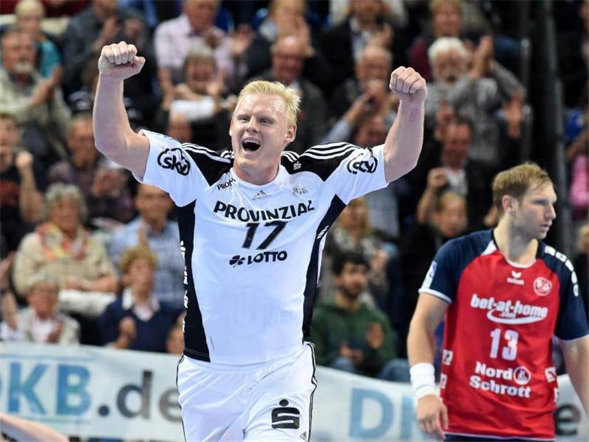 THW Kiel zieht mühelos ins Pokal-Achtelfinale ein Patrick Wiencek war mit fünf Treffern der erfolgreichste Werfer beim Meister. Foto: Carsten Rehder