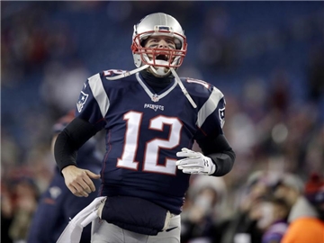 Patriots-Quarterback Tom Brady will seinen nächsten Super Bowl erreichen. Foto: Charles Krupa