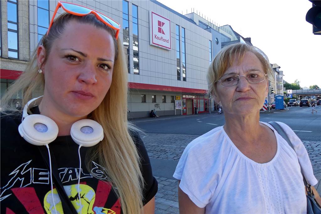 Top-Ten-Artikel 2022: Diese Geschichten haben die meisten interessiert Patrizia Liedcke (l.) und ihre Mutter Fatima Serihovic haben den Vorfall im Kaufland gesehen