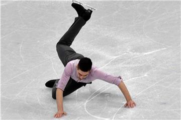 Paul Fentz stürzte in seinem Kurzprogramm zum Auftakt des Teamwettbewerbs. Foto: Peter Kneffel