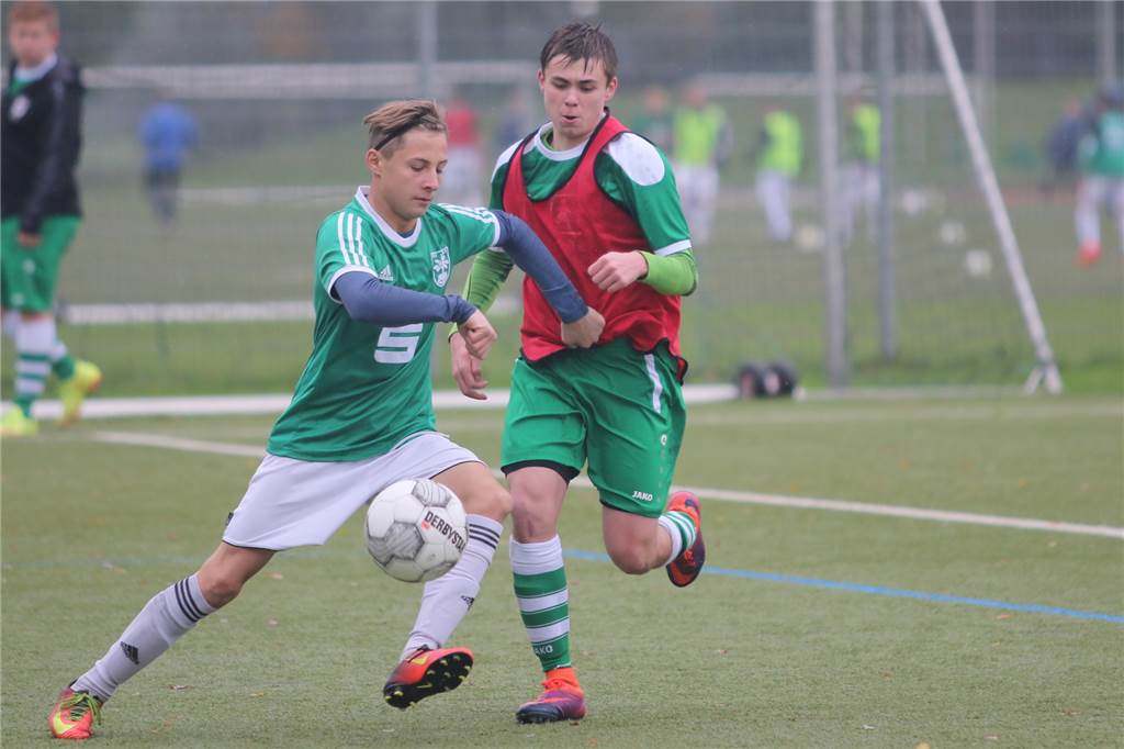 Der „etwas andere Fußballverein“: Wie der SuS Olfen aus einer Not eine Tugend macht Paul Gelver hat bereits die ersten Einsätze in der Senioren-Bezirksliga absolviert...
