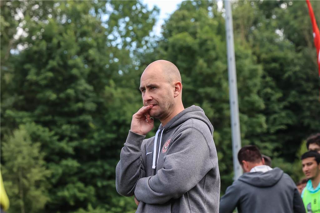 Dortmunder Bezirksliga-Trainer verlängert - Kader bleibt Paul Helfer bleibt Trainer bei Eving Selimiye Spor.