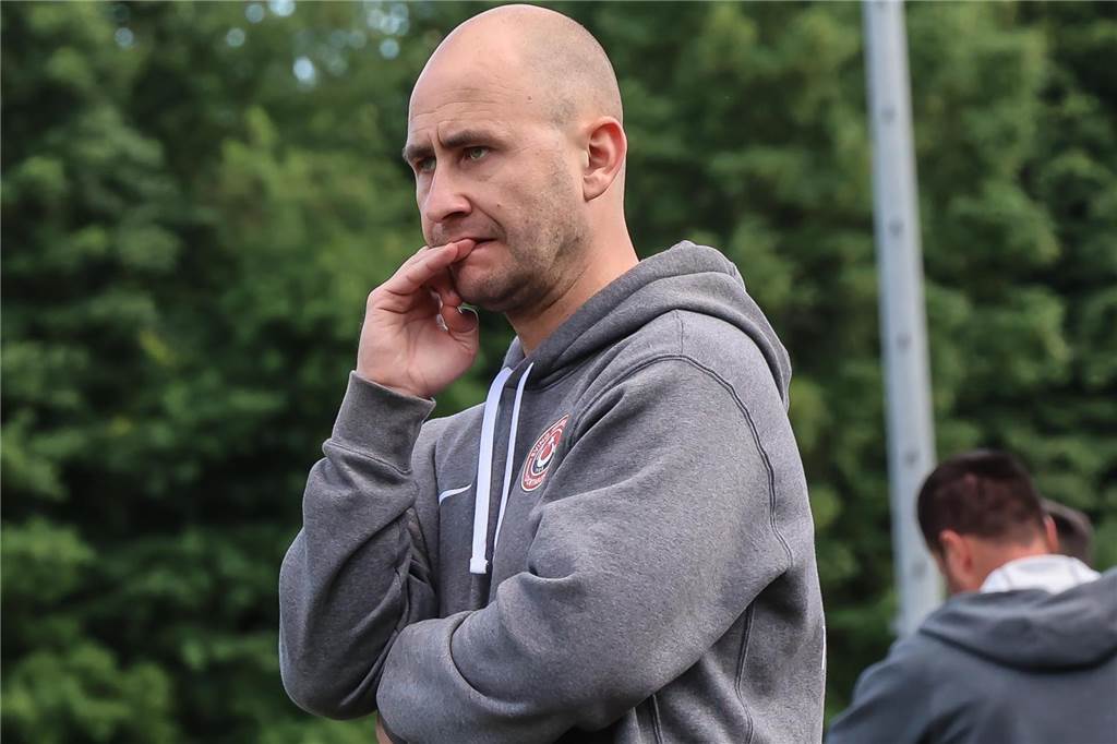 Paul Helfer ist Trainer von Eving Selimiye Spor.